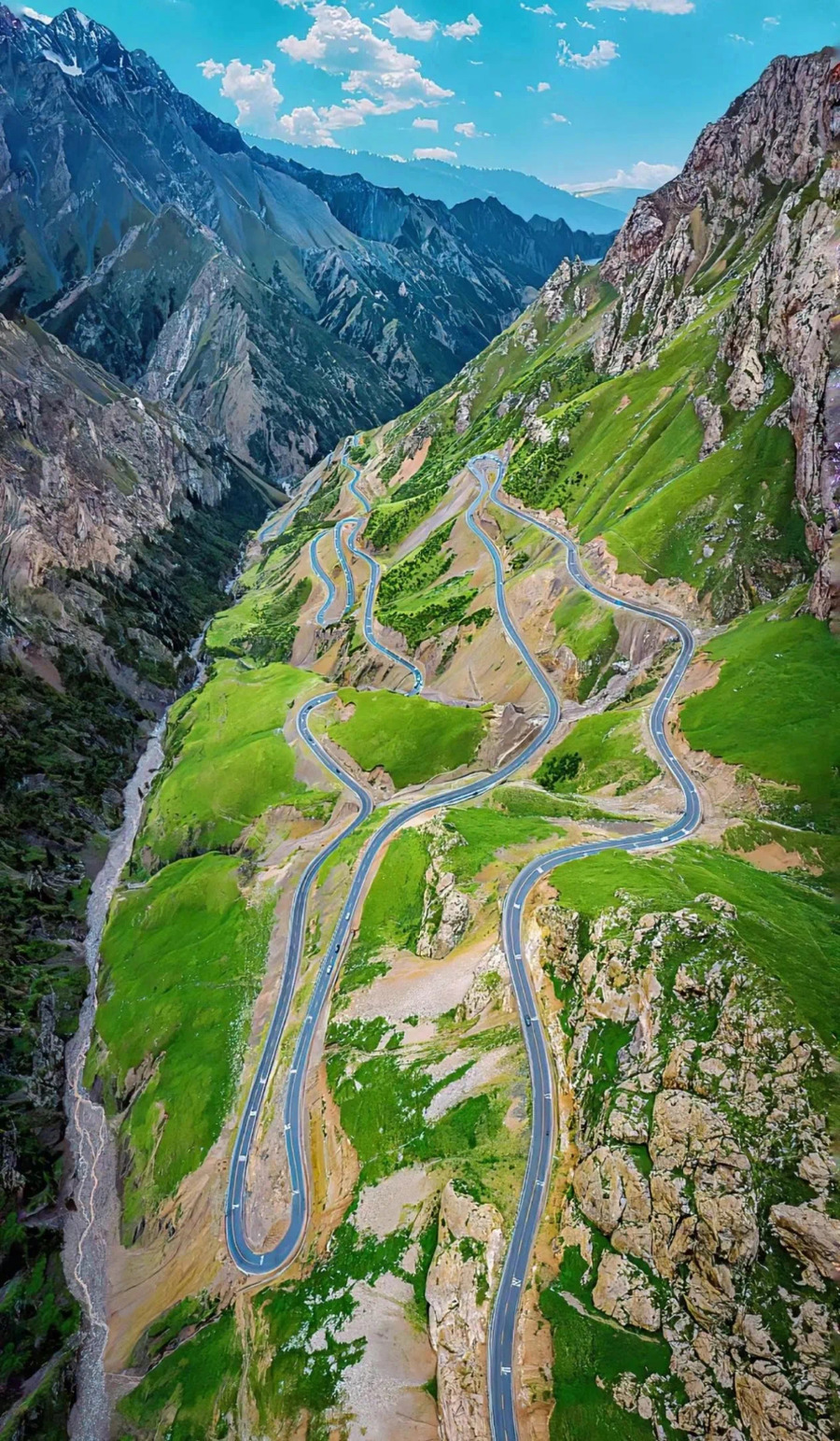 "中国最美公路"独库公路"中国最美公路"独库公路"中国最美公路"独库