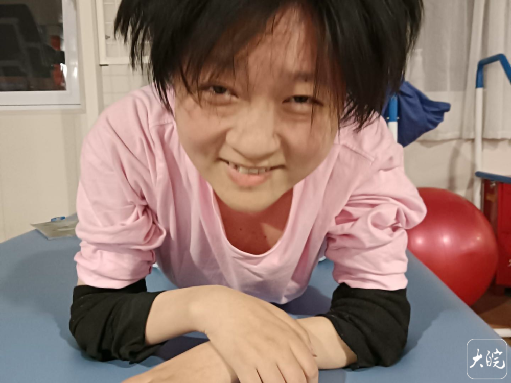 石家庄哪里按摩颈椎好活成自己的光！芜湖姑娘颈椎重伤瘫痪6年不放弃，从生死困局到逐梦求学_https://www.jmylbn.com_新闻资讯_第3张