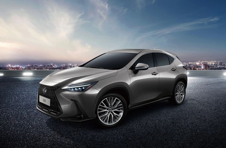 流行的隐藏式门把手和低风阻轮毂,这样的设计同样也出现在丰田纯电suv