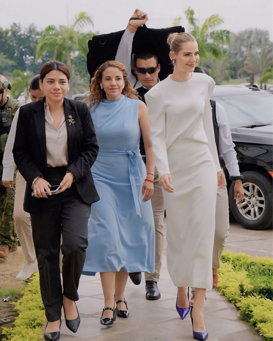 厄瓜多尔总统带娃吃冰淇淋,风波中岁月静好,小10岁的模特妻惊艳_腾讯