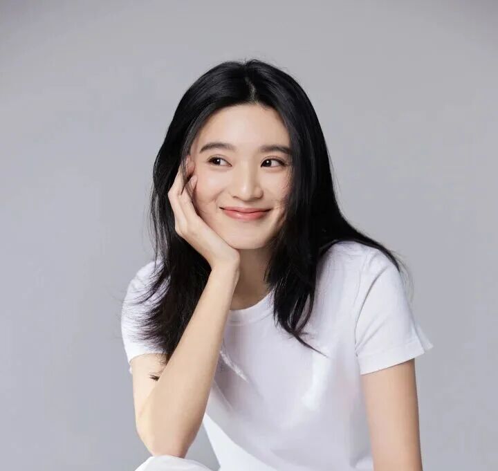 江苏女演员熊瑾怡搭档吴京,谢霆锋,于适等,亮相春节档!