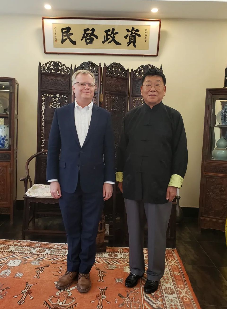 美国驻华临时代办出席察哈尔学会闭门会议