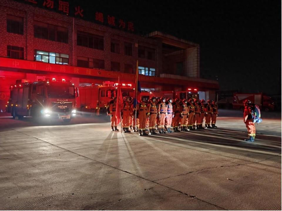 陕西驰援震区!消防救援队已做好增援准备,地震局派6人赴灾区开展工作