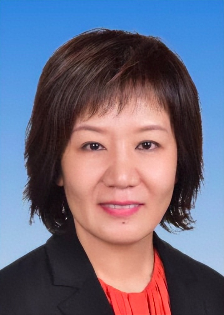 陈小云广信区人民政府副区长职务.免去:项漪为广信区人民政府副区长.