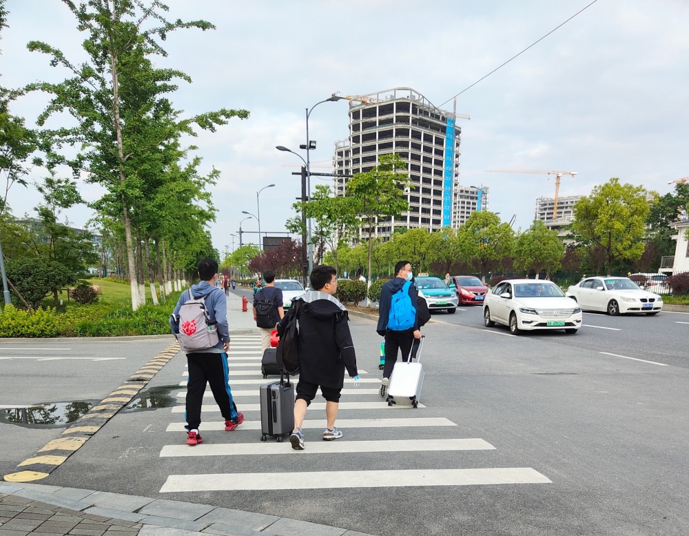 李彦宏，刚刚投了华为天才少年考研英语二作文评分档次