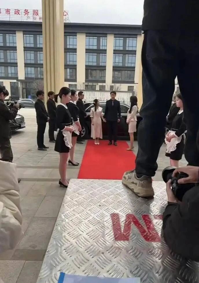 短剧乱象频发！试镜被要求脱到只剩内衣裤