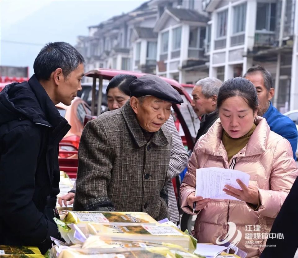 一万公斤大米送洪洞村!_腾讯新闻