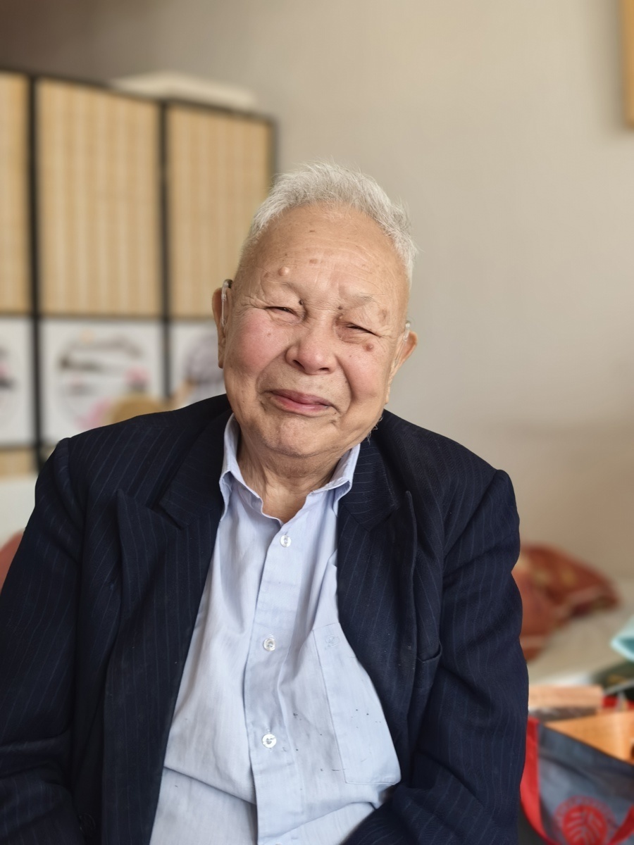 谢勉：我对诗歌有一个理想_腾讯新闻