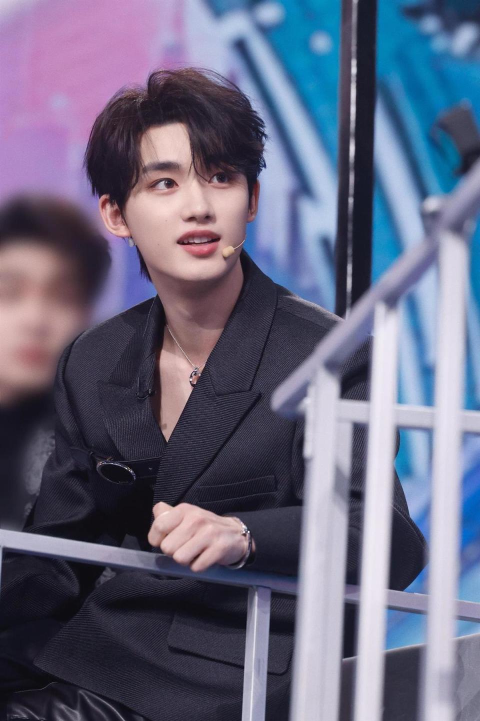 丁程鑫回答:长,短,没