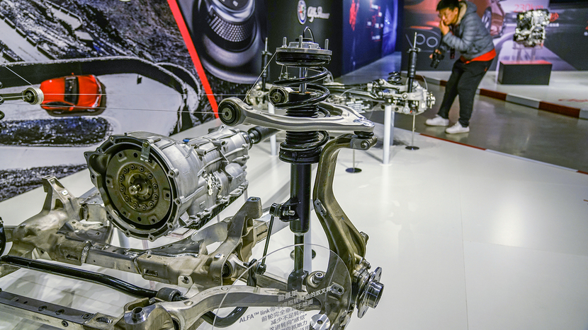 非独立悬架就是差?一篇看懂主流汽车悬架