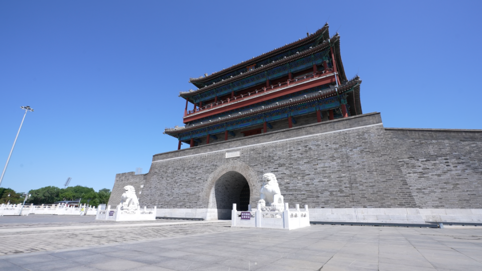 然世事沧桑,几百年后,永定门瓮城,城楼,箭楼被相继拆除.