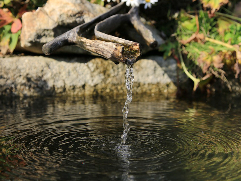 创作诗歌丨霍建香泉水
