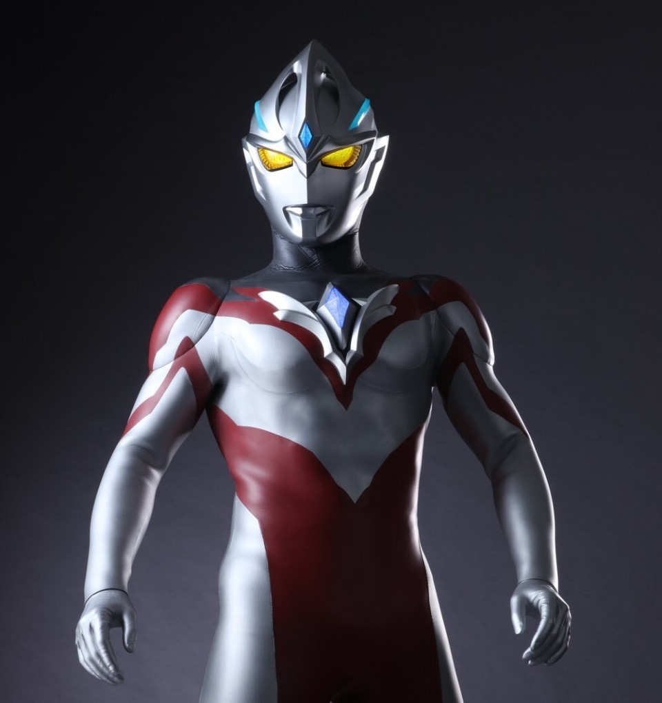 亚刻奥特曼基础形态皮套官方写真 越看越帅 审美被扭曲了