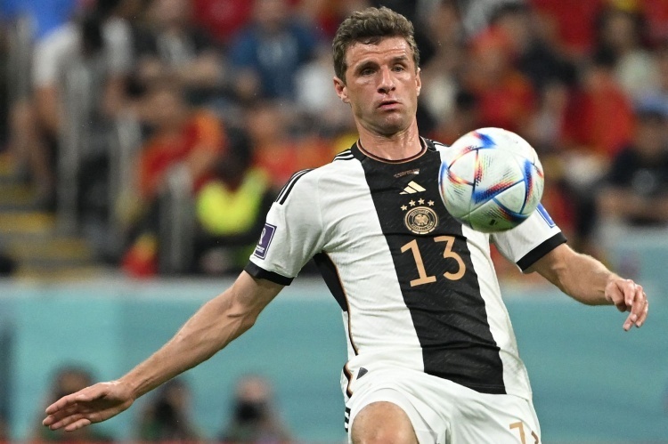 直播吧5月24日讯 拜仁球星穆勒更新社媒动态,他晒出了自己身披德国队 