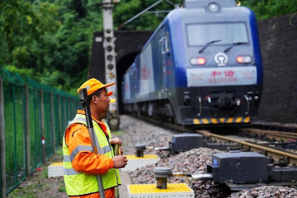 西安铁路局加强"三防"守牢汛期安全底线