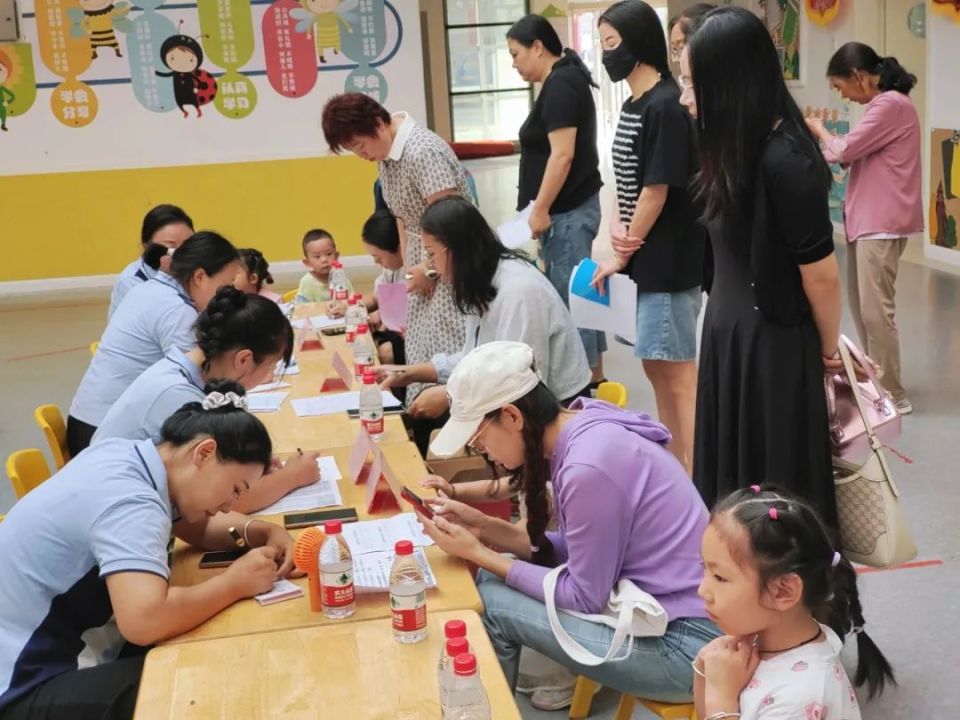 黄龙县各中小学幼儿园有序开学