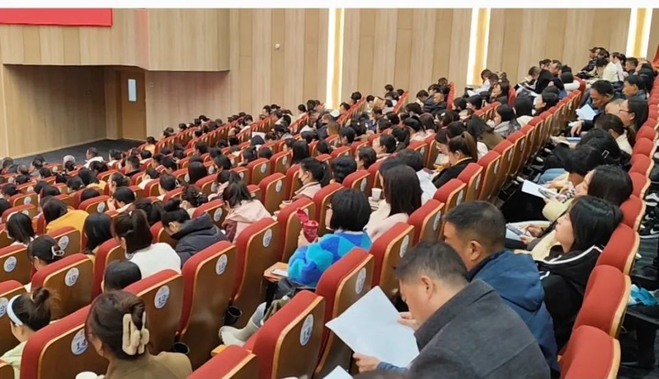 为教师减负，河南一地要求“一律暂停”“一律拒绝”_腾讯新闻