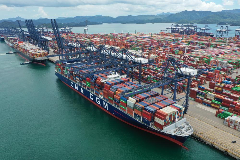 自粤港澳组合港提出以来,深圳不断织密与大湾区九市的港口覆盖度.