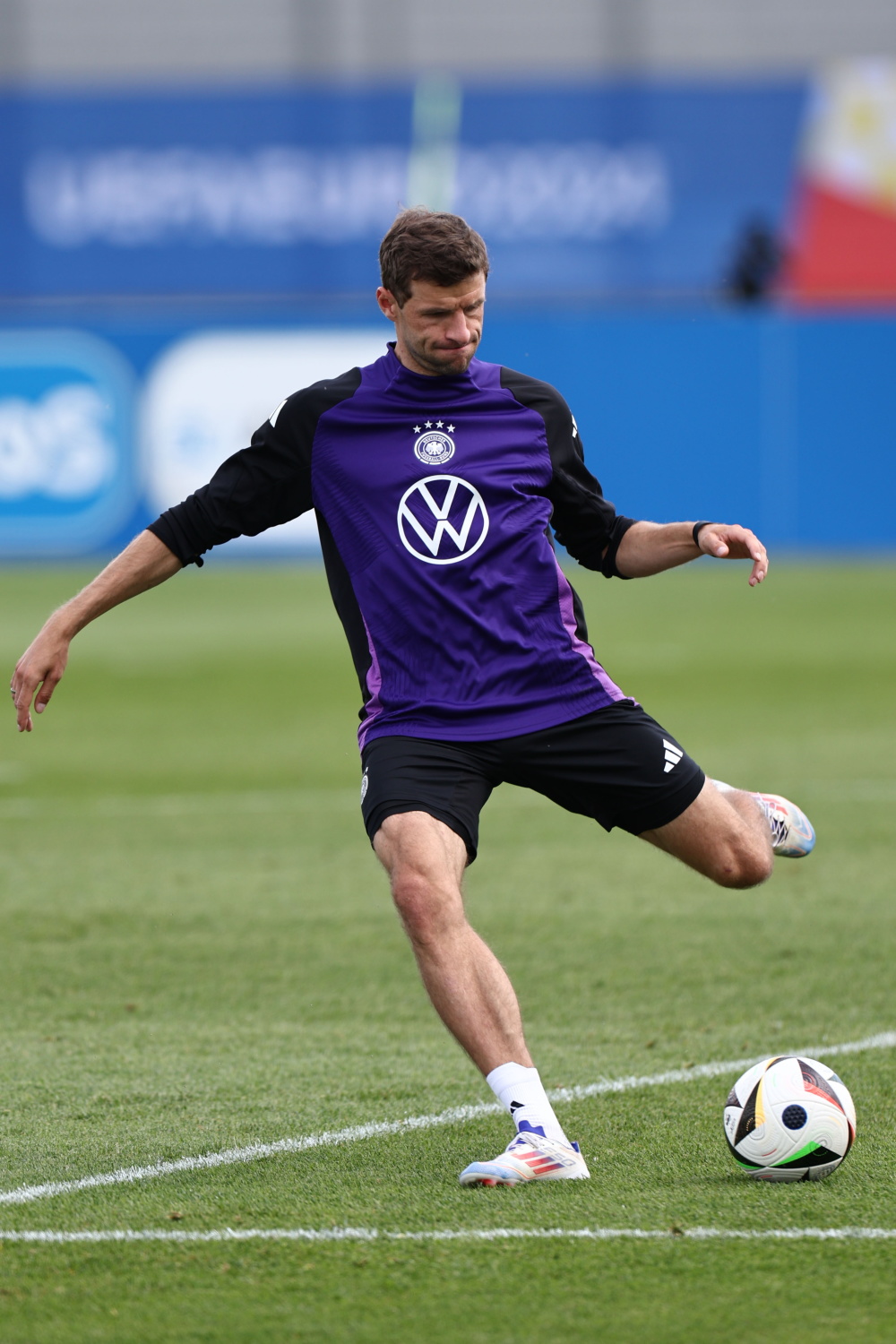 足球——德国队备战欧锦赛(2)