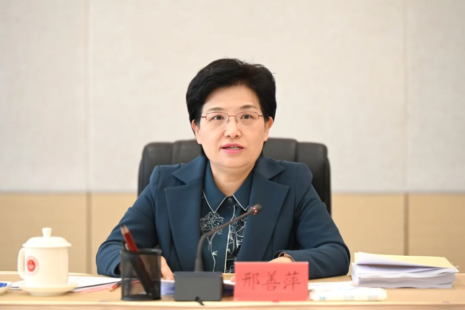 曾任济南市规划局办公室主任,团委书记,济南市历下区委常委,组织部