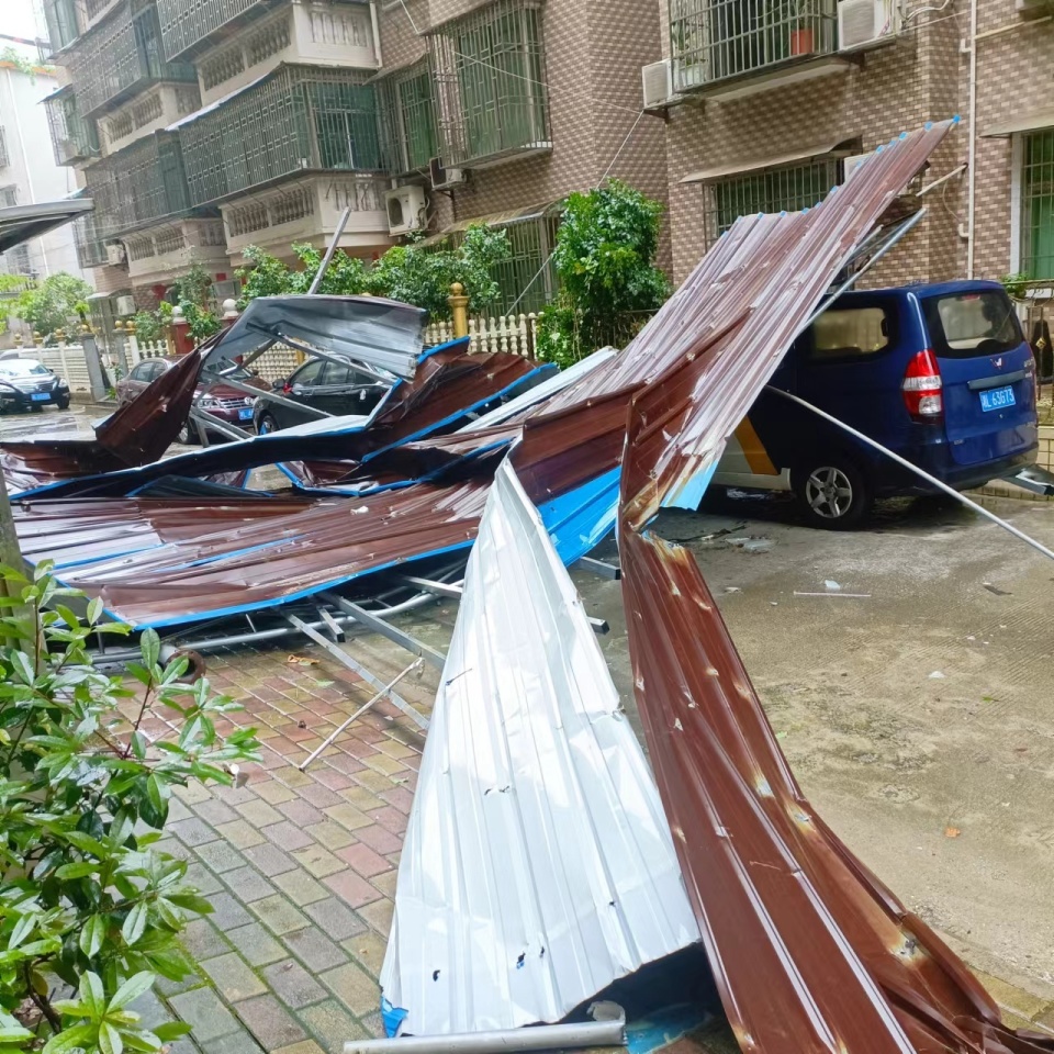 狂风暴雨的照片图片