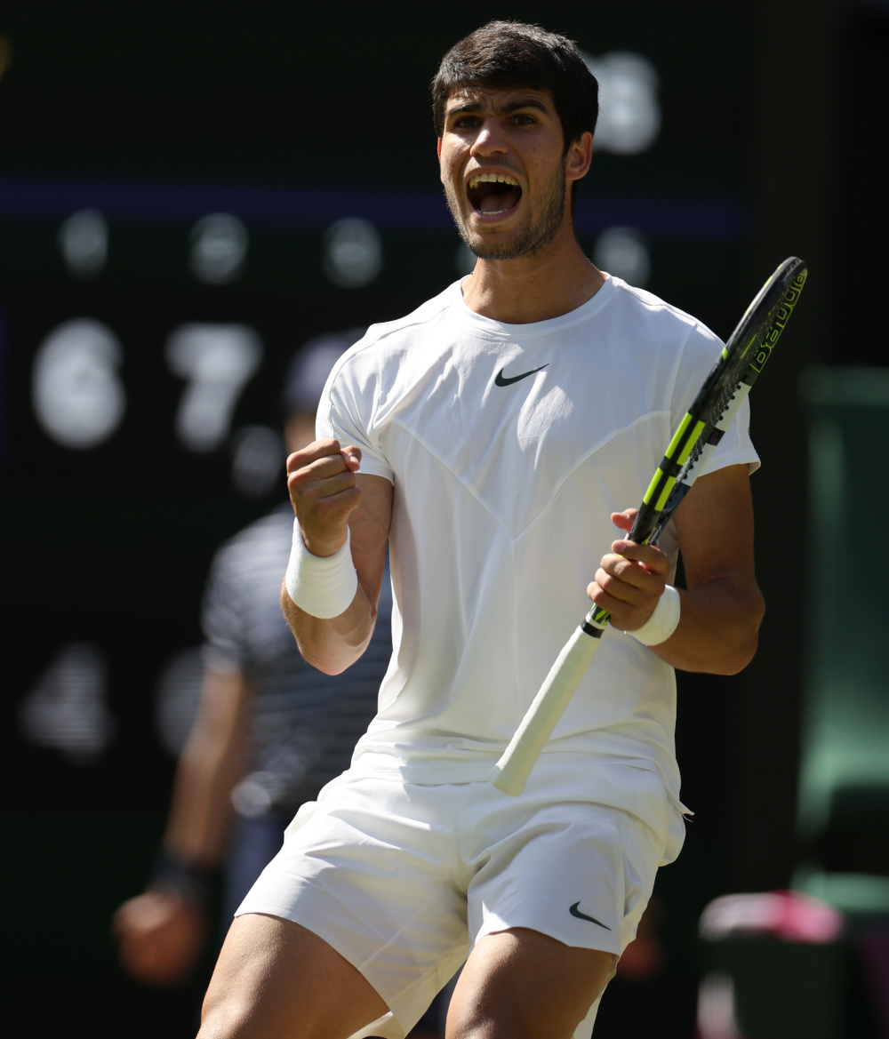 (体育)网球——温网:阿尔卡拉斯晋级第三轮