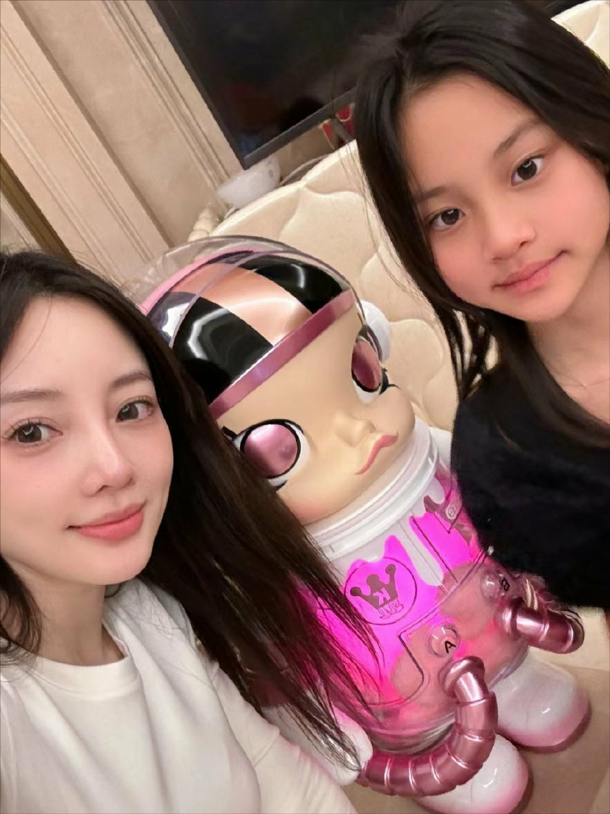 五官越长越像贾乃亮?