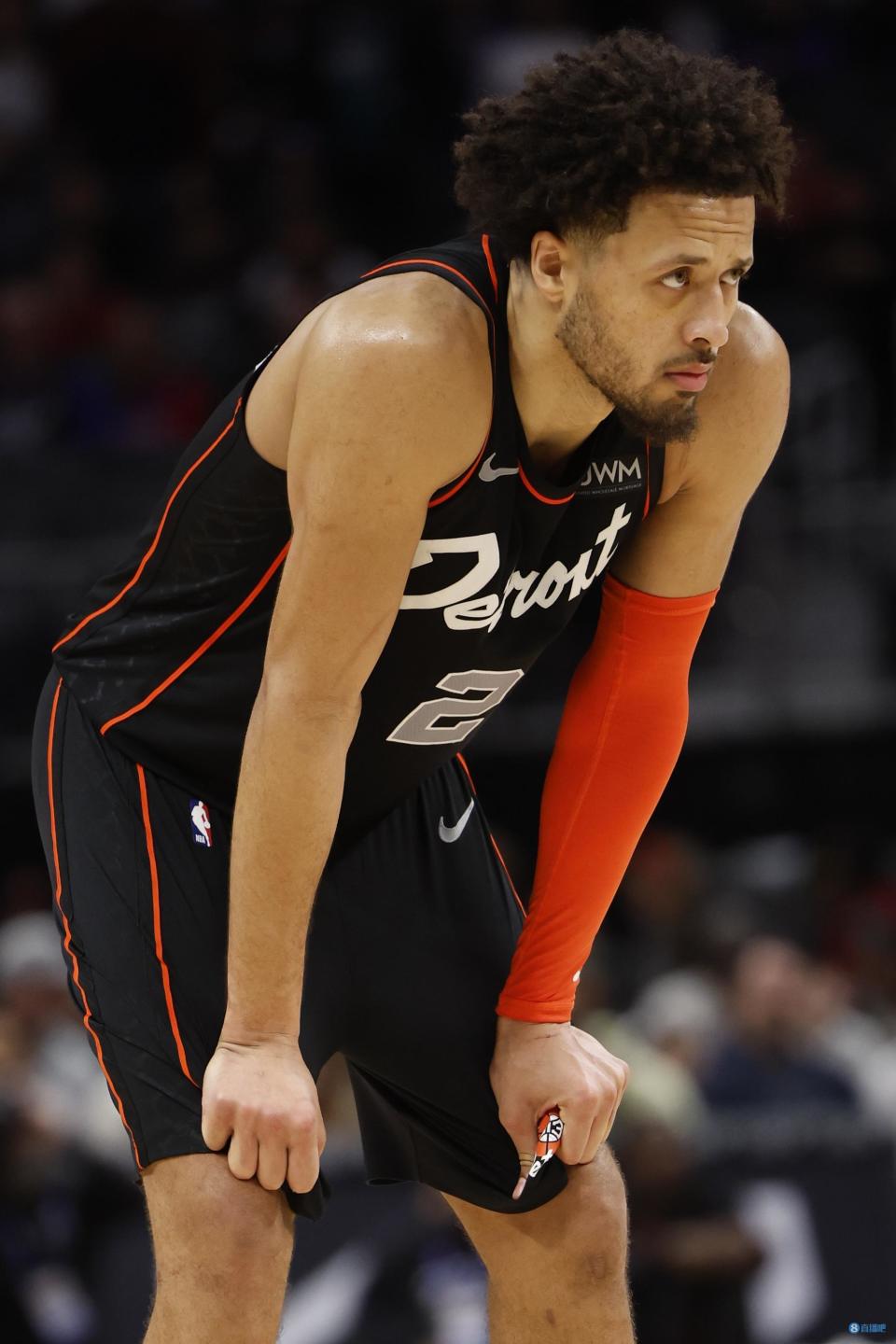 外线失准康宁汉姆19投8中拿到17分9助三分6投仅1中