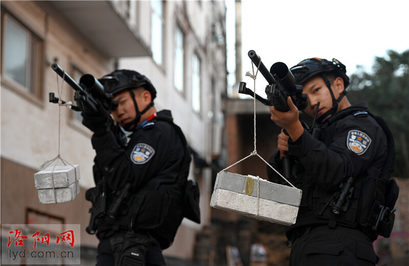 特警狙击手是这样"炼"成的