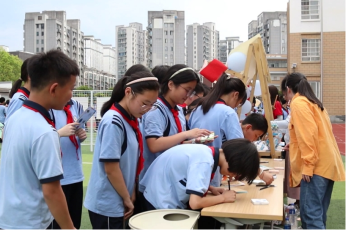 武汉蓝莓果国际幼儿园图片