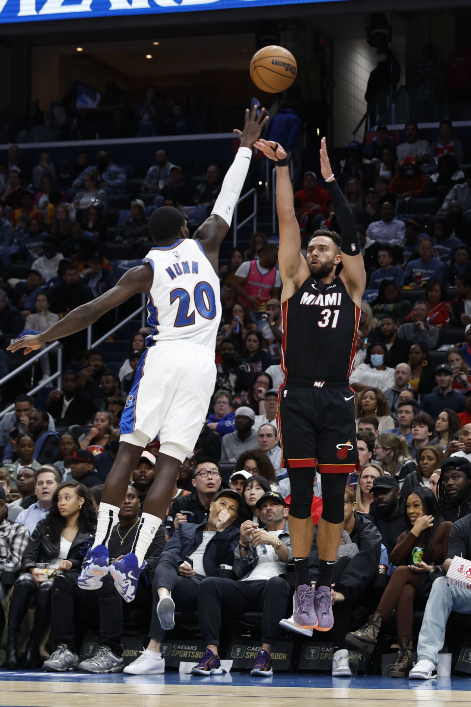 体育篮球nba常规赛奇才胜热火