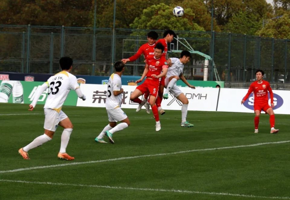 中乙足球联赛金山赛区有看头上海海港b队主场取得好成绩