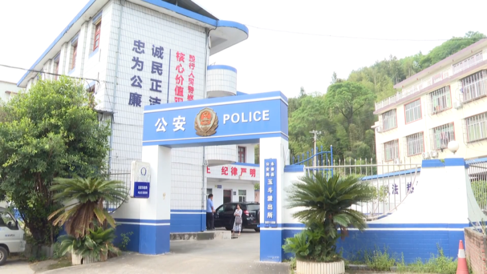 "熊孩子"上演"消失术",结局