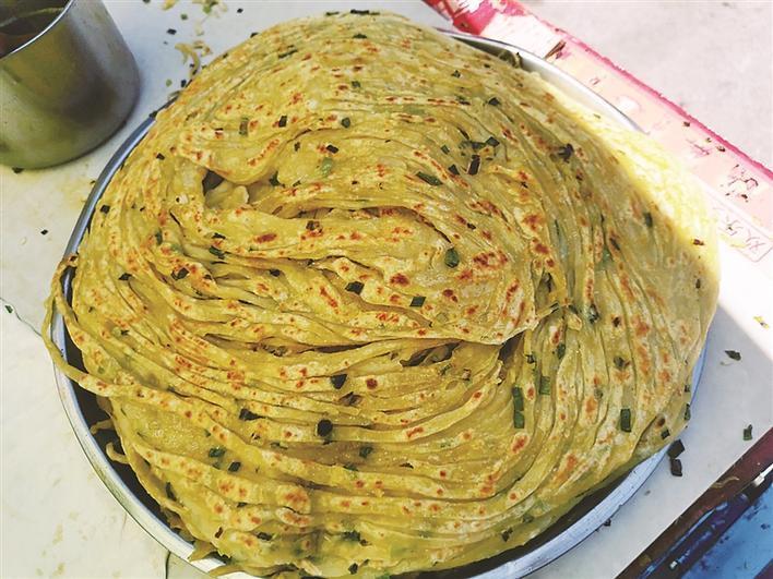 兴县小吃中的"王牌"—冒汤,烙饼,羊杂碎冒汤,羊杂碎已成为兴县的文化