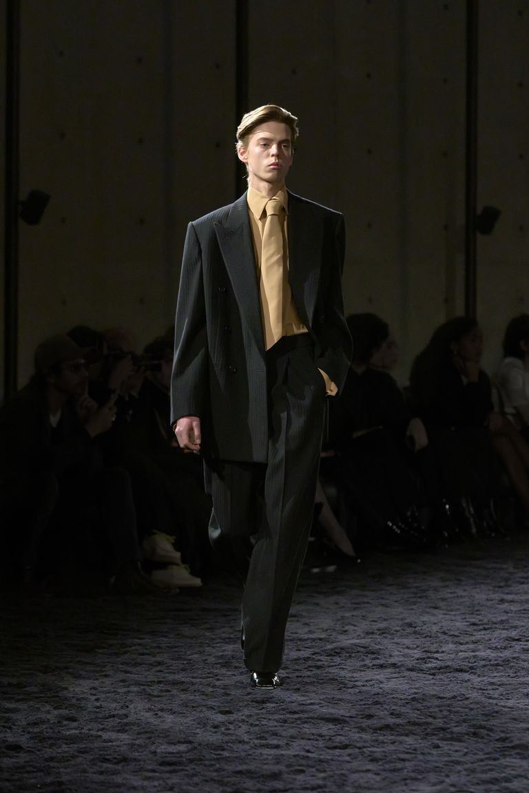 saint laurent圣罗兰 2024冬季男装系列_腾讯新闻