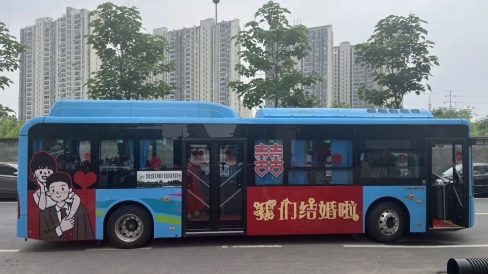 除了"婚车",荆州公交还有这些定制化服务!