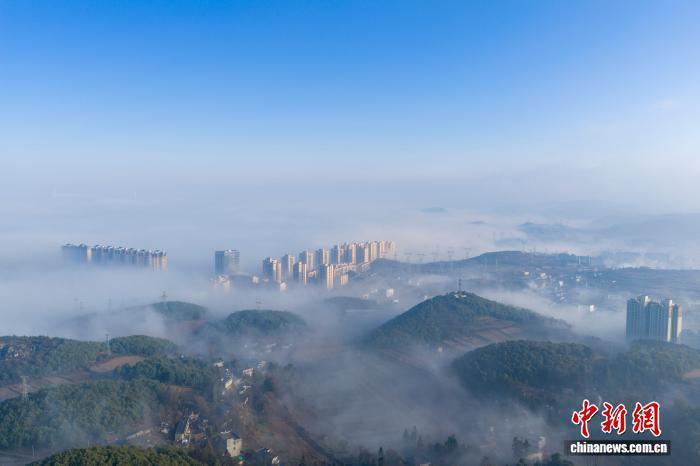 贵州威宁：城中云海美不胜收_腾讯新闻