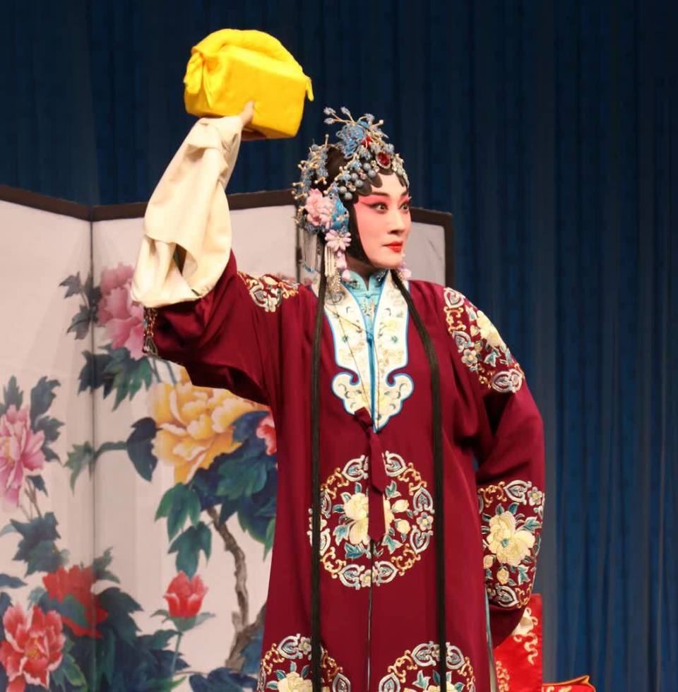 艺路澜芳赓续经典 梅派艺术再绽芳华 ——北京京剧院梅派青衣演员路洁