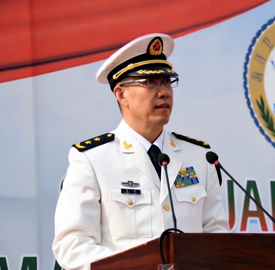 中方用"悬崖勒马"4字警告菲律宾,马科斯切莫误判形势