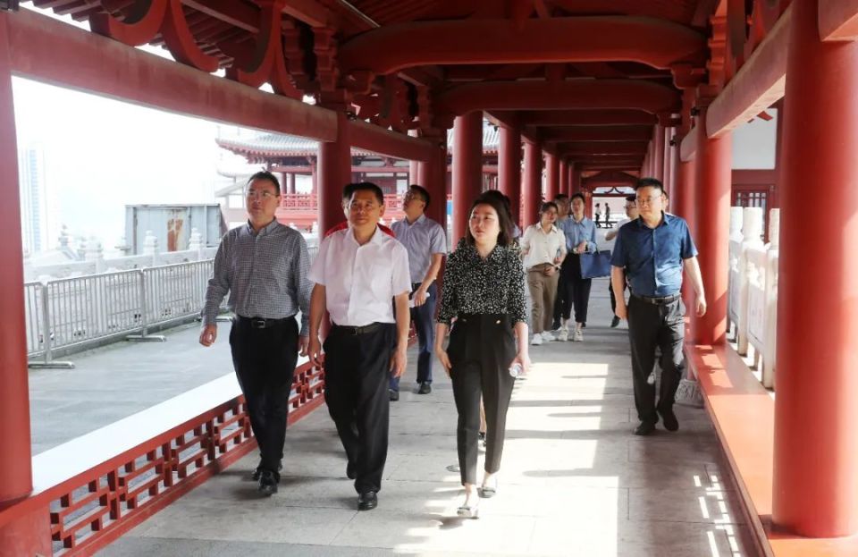 丁应虎参加活动,达州市地方志办主任杜成英,达川区人民政府副区长陈黎