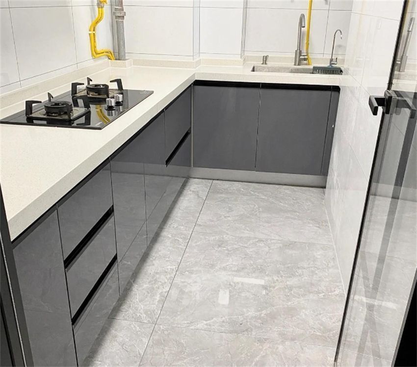 厨房换了二次橱柜台面才搞懂石英石台面和岩板台面差别在哪