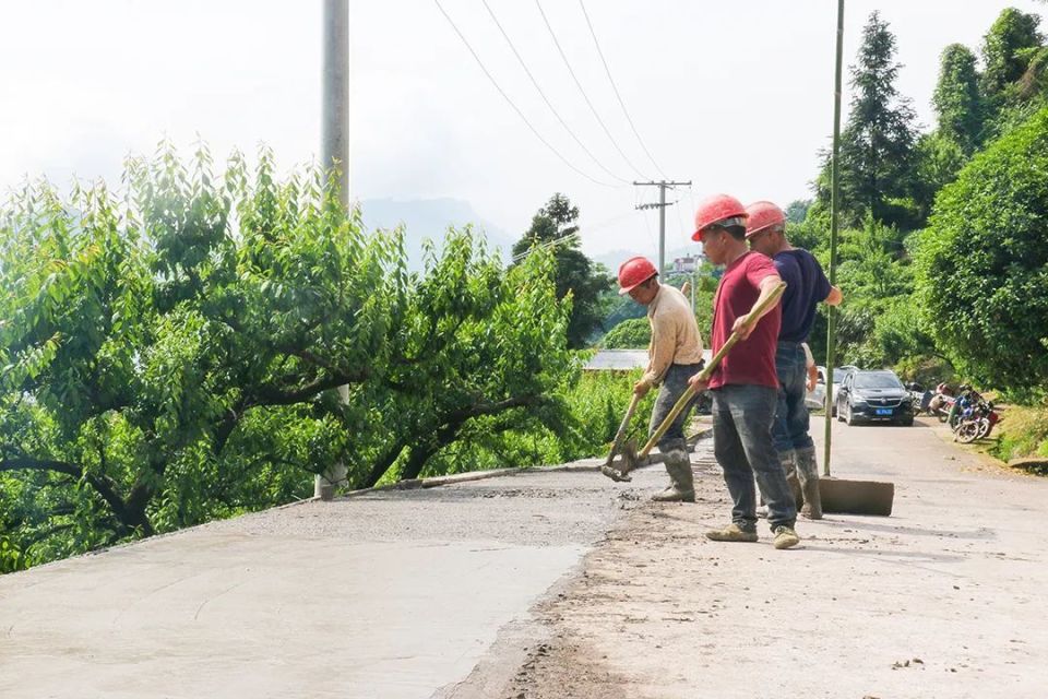 路面拓宽,会车无忧!