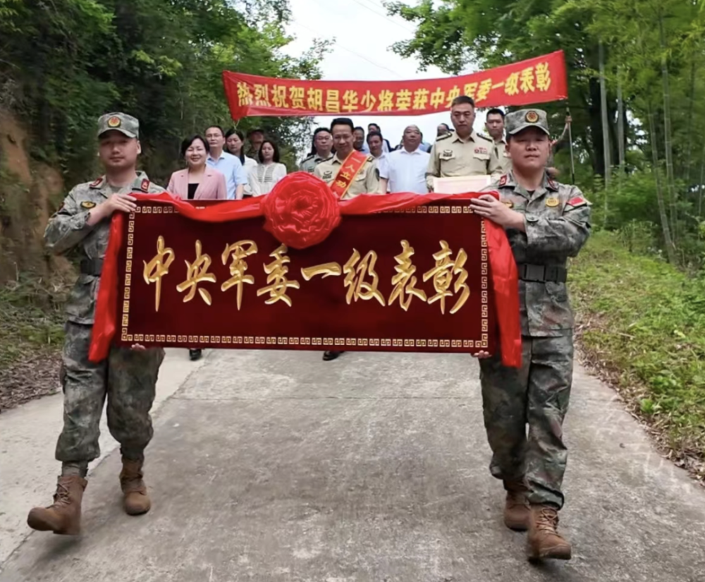 火箭军少将,获中央军委一级表彰!