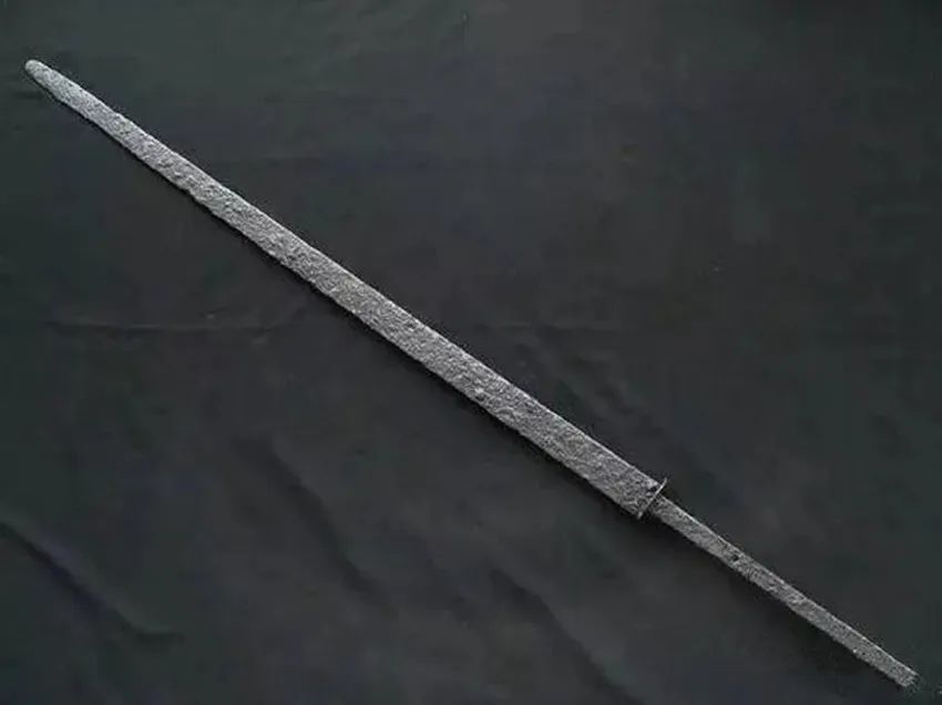 同样是双手使用的刀,日本武士刀和中国斩马刀你更喜欢哪种?