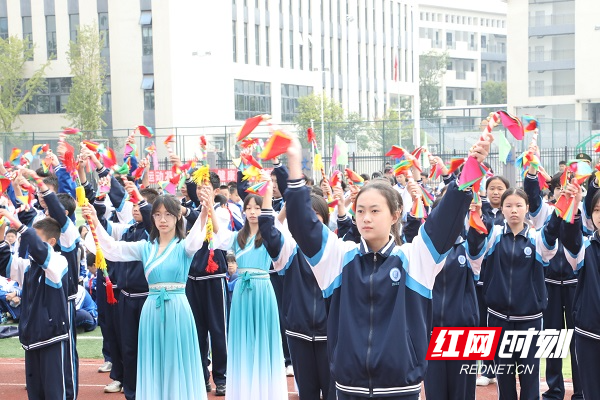 隆兴中学举行第四届体育节暨田径运动会开幕式
