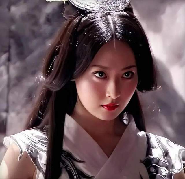 "京城四美"白冰自曝离婚,你以为她是富太,其实她才是真女神_腾讯新闻