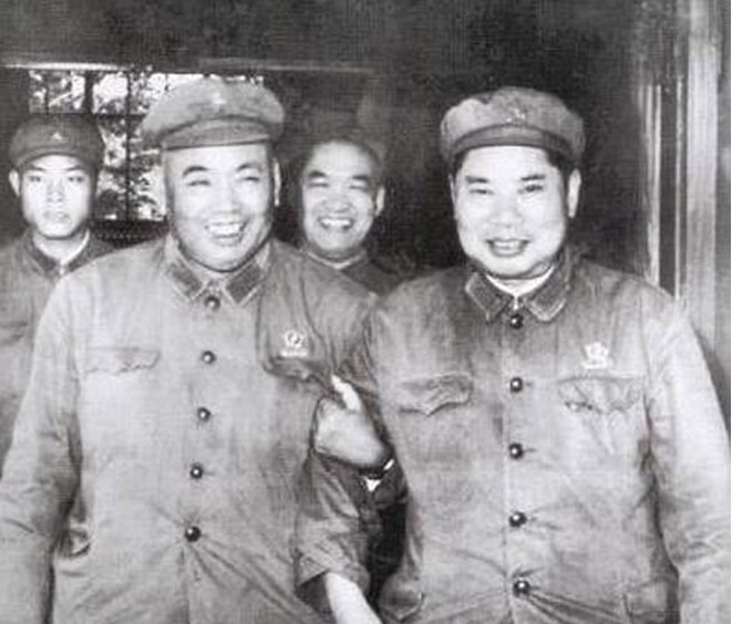 对越反击,邓公的两位老部下执掌东西两线,哪个打得更好?_腾讯新闻