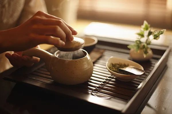 高分神作,一杯茶里写尽情和欲,生和死
