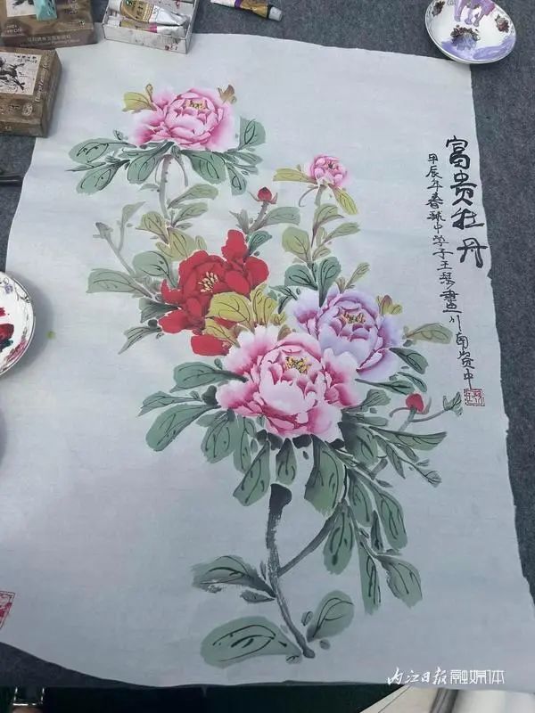 惊叹!今天,内江500个娃娃"斗"笔