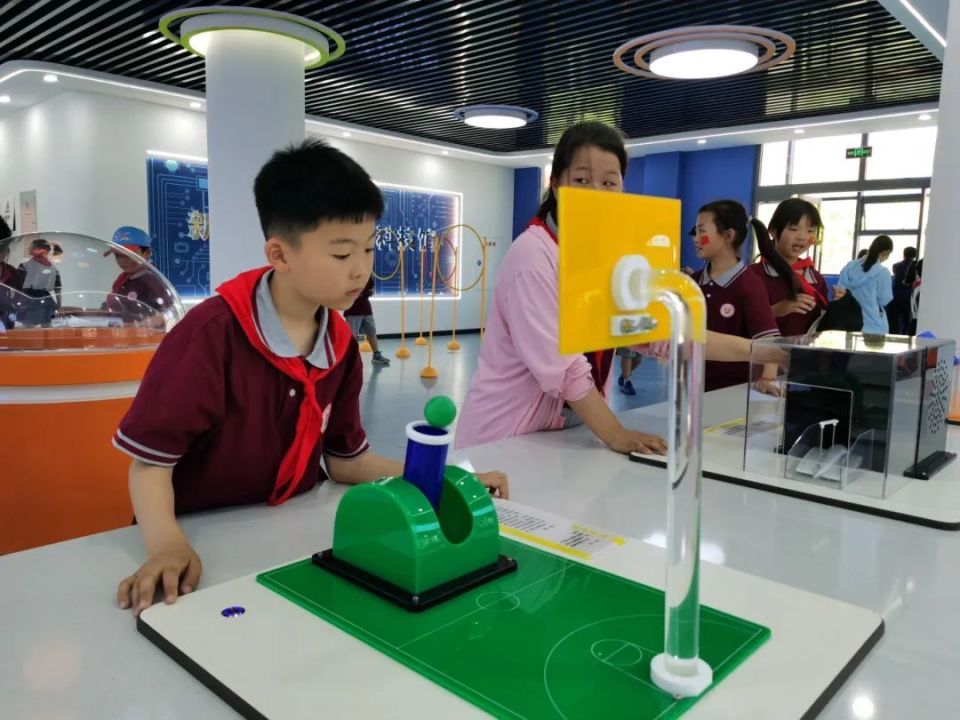 睢宁县实验小学,王集小学等学校的校园儿童画,引领睢宁文化走向世界